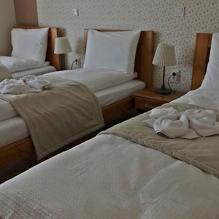 Alice Panzio Gold Bed & Breakfast Kalocsa Luaran gambar