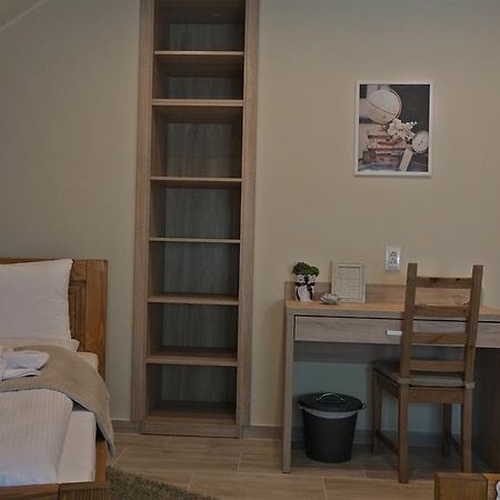 Alice Panzio Gold Bed & Breakfast Kalocsa Luaran gambar