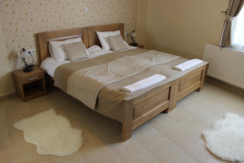 Alice Panzio Gold Bed & Breakfast Kalocsa Bilik gambar