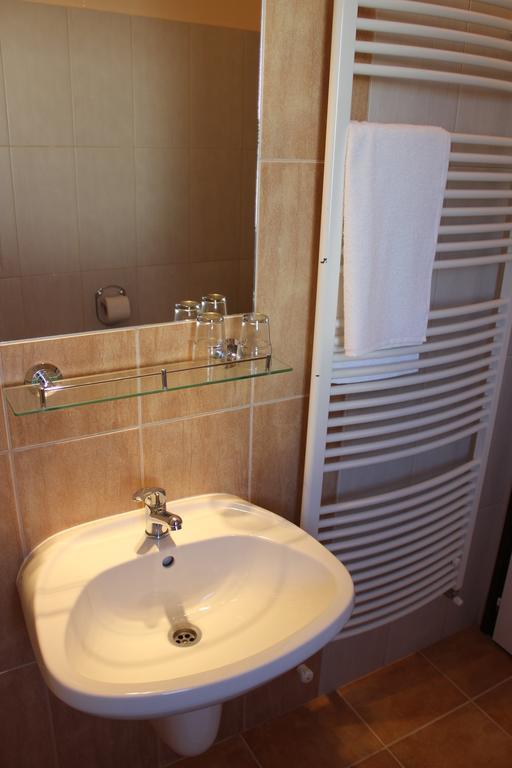 Alice Panzio Gold Bed & Breakfast Kalocsa Bilik gambar