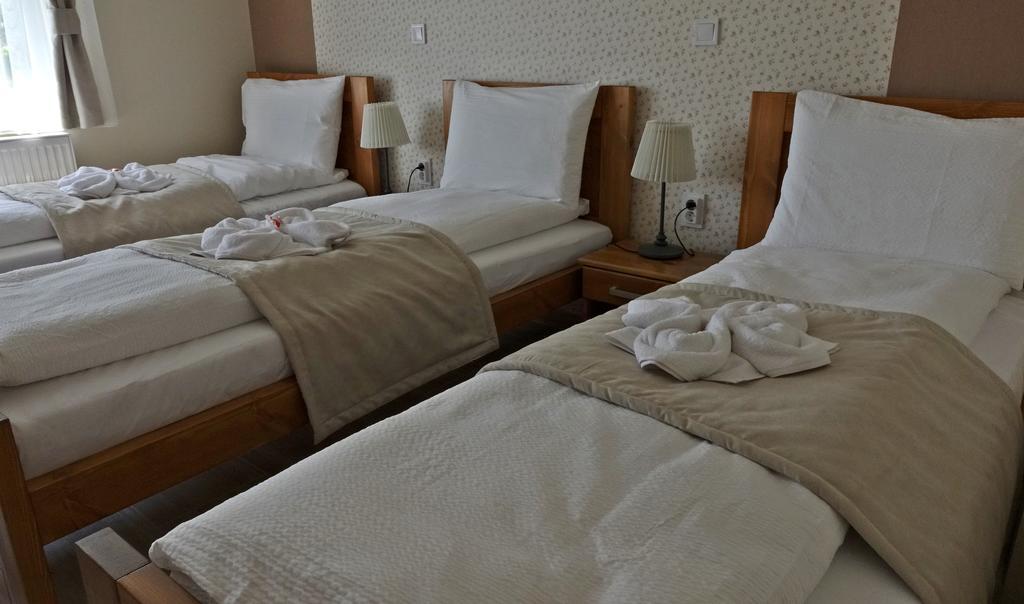 Alice Panzio Gold Bed & Breakfast Kalocsa Luaran gambar